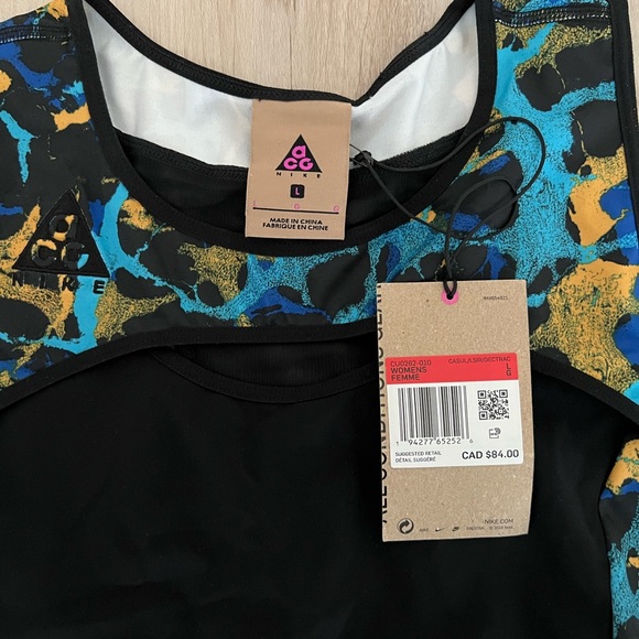 Nike ACG Cropped Sports Bra - Picture 4 of 4